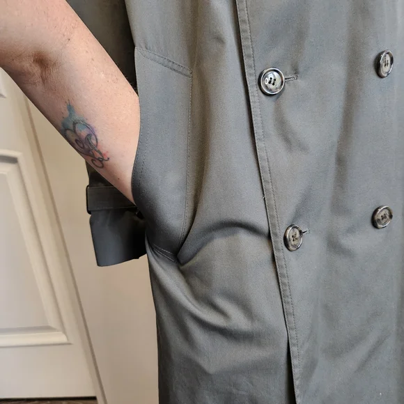 ❤️ VTG London Fog 40R Grey & Burgundy Trench Coat - Picture 7 of 15